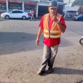 Taxi. Busco ligar. Mujeres para pasarla