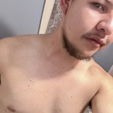 Nuevo amigos. Alegre tímido y poco