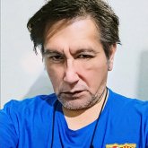 Busco ligar. Una mujer blanca de 40