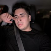 Busco a alguien con quien hablar y pasar