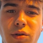 Busco chatear. Mujeres de 20 años o