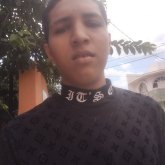 Uuiiw. Busco chatear. Mujeres. Macho.