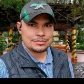 Soy enpresario. Busco mujeres calintes.