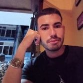 Busco ligar. Conectar con alguien.