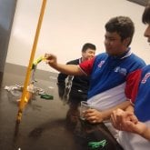 Novia o amiga. Lo tengo grande.