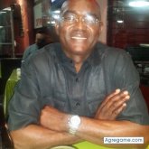 Maxlaurens chico soltero en Guatemala