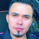 Estudiante. Mujer blanca delgada. Soy un