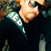 Busco ligar. A una mujer. Bueno ,amable