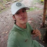 Plustello chico soltero en Montenegro