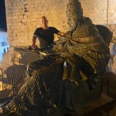 Busco ligar. Alegre, deportista,