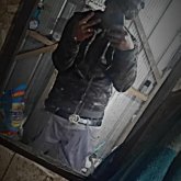 Busco ligar. No me interesa la edad.