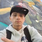 Estudiante. Busco mujeres de 18 a 30