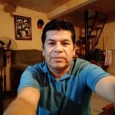 Encuentra Hombres solteros en Baños De Colina