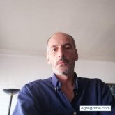 Busco conocer gente. Tímida. Deporte.