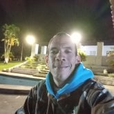 Busco pareja. Buscó mujer hermosa⁷.