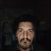 Casero de una fábrica de broches. Busco