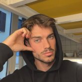 Abogado. Busco matrimonio. Mujeres