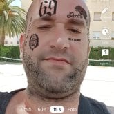 Chica divertida. Hombre formal. De todo.