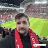 Gerente. Busco conocer gente. Chica.