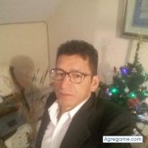 Anivaljuan chico soltero en Calderón