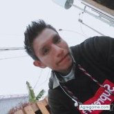 Busco pareja. Chicas solteras. Musica.