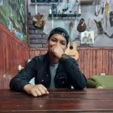 Que sea guapa la chava. Me gusta todo un