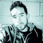 Edad misma edad o un poco más grande no