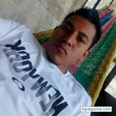 Busco pareja. Extrovertido. El futbol.