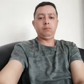 Emprendedor. Busco pareja. Estoy