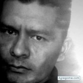 Encuentra Hombres solteros en González Moreno