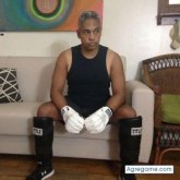 Profesor. Busco hacer amistades.