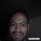 Empleado. Busco pareja. Chicas. Alegre.