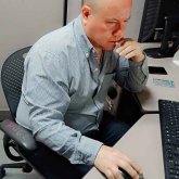 Empleado. Busco pareja. Busco mujer para