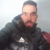 كهربائي. Busco pareja. أبحث