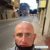 Pintor. Busco conocer gente. Chicas.