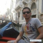 Estudiante. Busco hacer amistades.