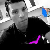 Mujer soltera carinosa. Delgado alto