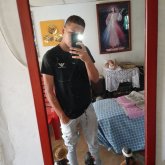 Busco ligar. Señoras. Un hombre