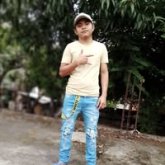 Busco a una mujer madura tengo 20 años.