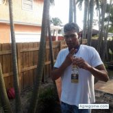 Encuentra Hombres solteros en Monahans