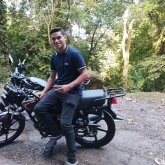 Una chica hermosa que me ame. Alegre y