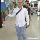 Busco pareja. Mujeres. Sociable.