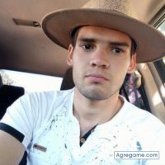 Busco: . Me defino: . Me gusta: . 