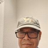 Encuentra Hombres solteros en Tracy