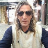 Busco ligar. Mujeres.