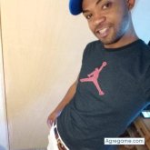 Cajero. Busco ligar. Muchas personas con