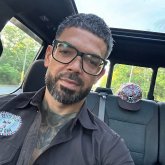 Operador. Busco mujeres mayores. Soltero