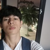 Una relacion o amistad. Un joven soltero