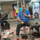 Amistad y conocer gente interesante.