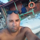 Mujeres k sean bellas. Normal k estén